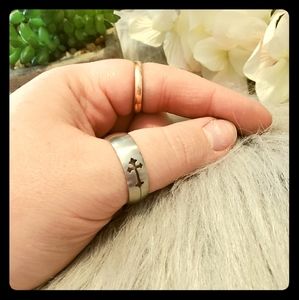 Mens Cross Ring